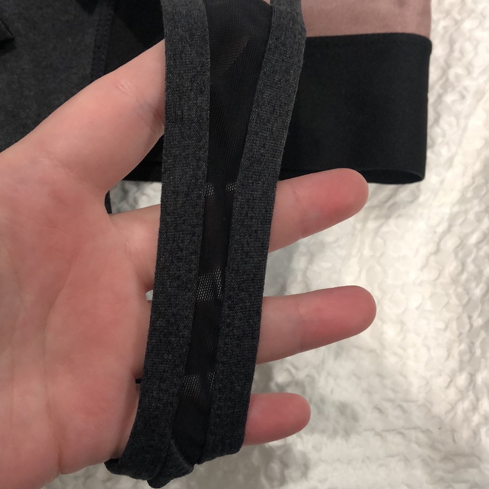 H&M sports bra. Size M. - Picture 3 of 5